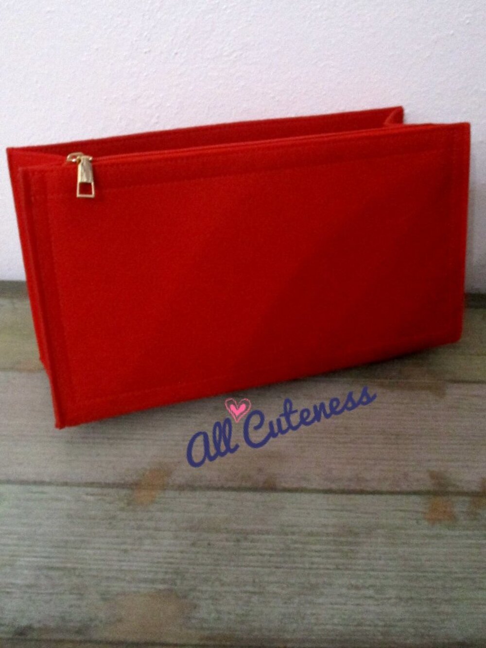 🎀 (NWOT) Red Organizer for Handbags. Bag Organizer.